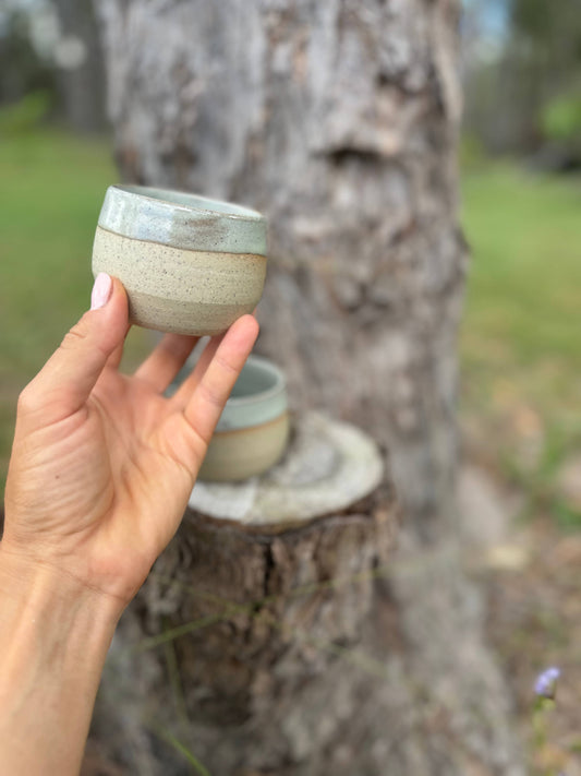 Mini hug mug in grey