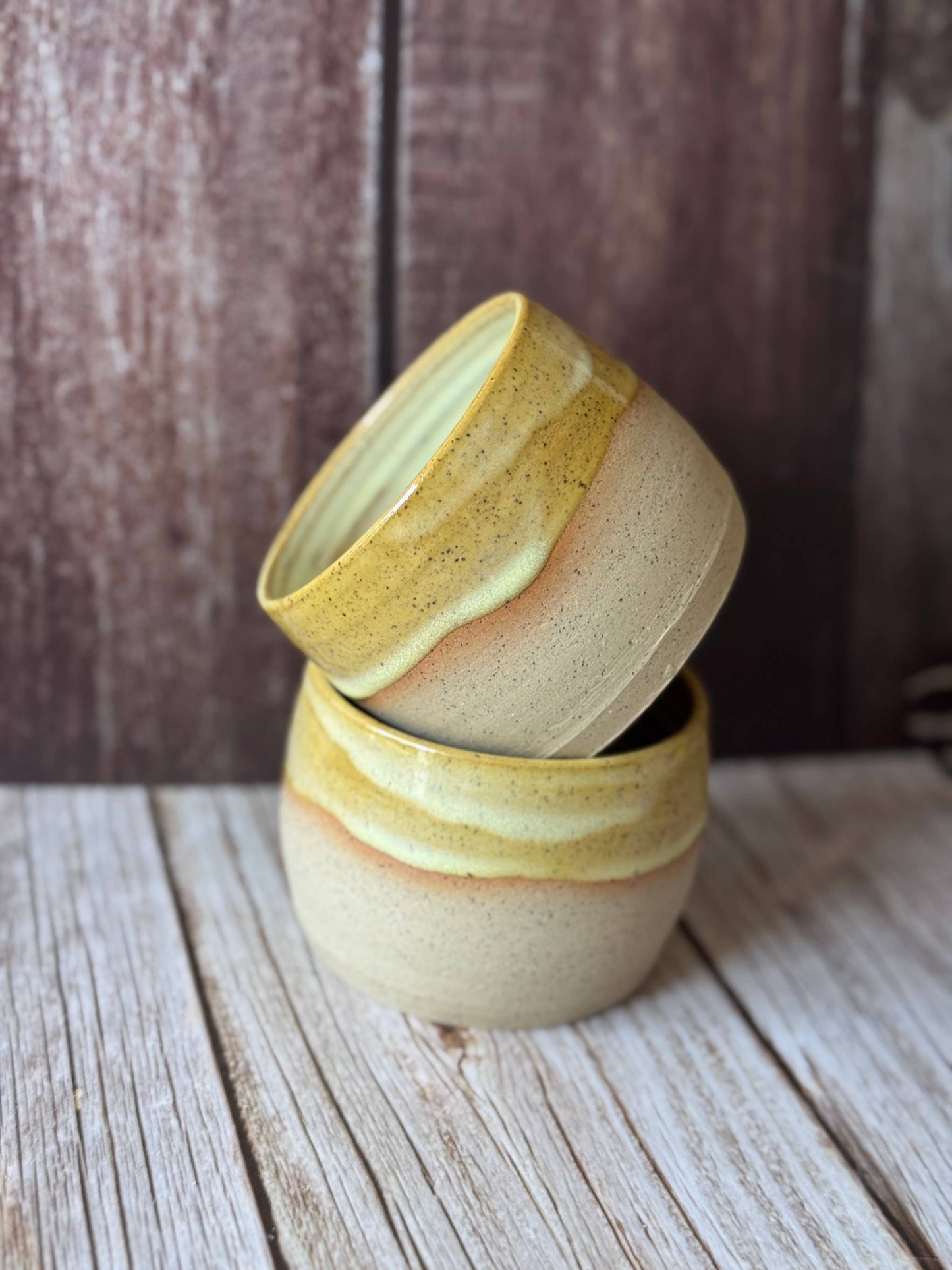 Mini hug mug in Yellow