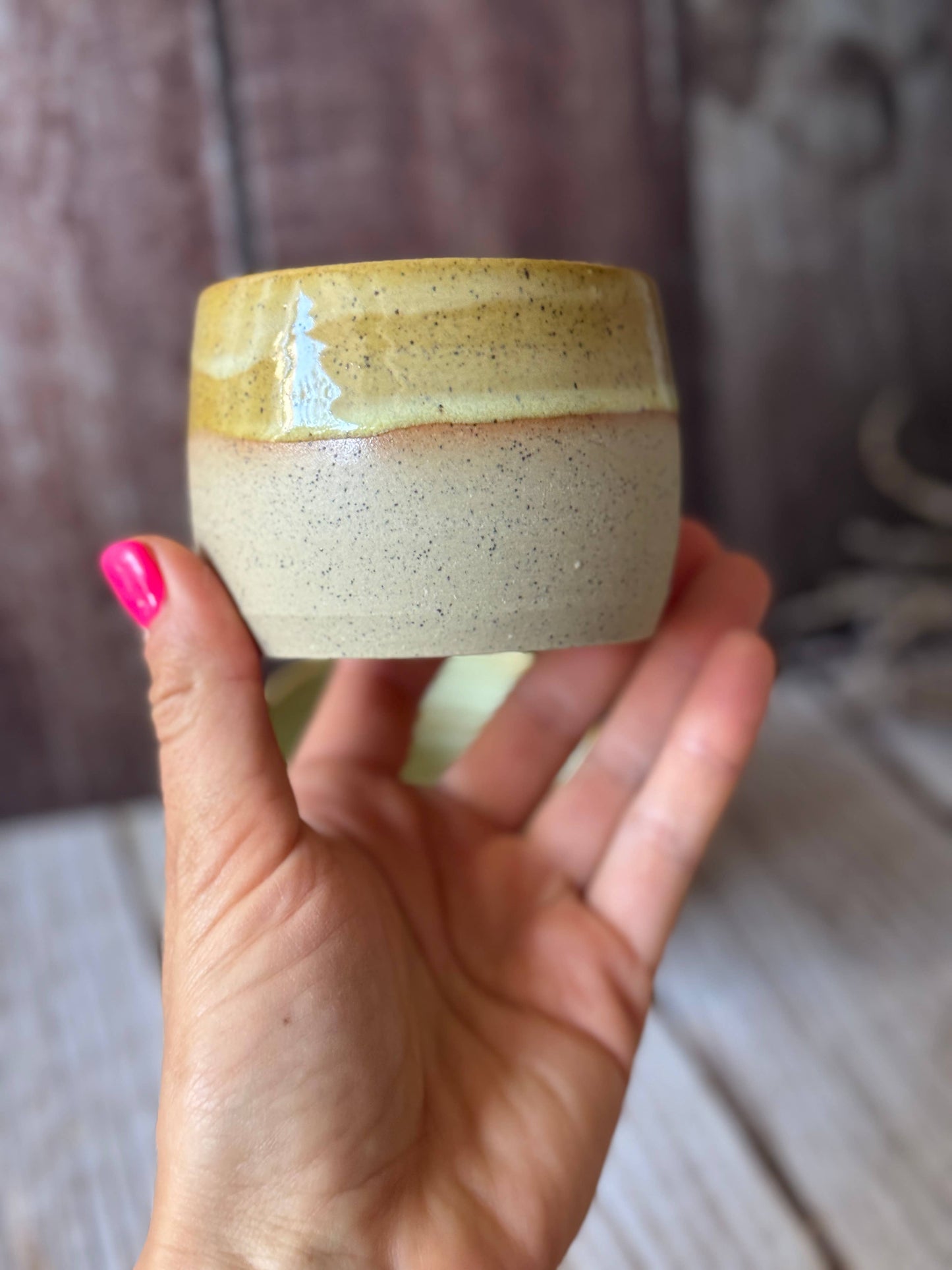 Mini hug mug in Yellow