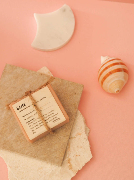 Sun Natural Naked Soap Palm-free & Cruelty-free | Guapa Collection