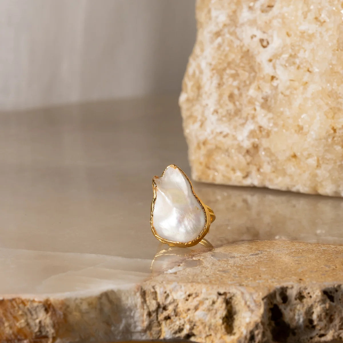 NITSA BAROQUE PEARL RING ADJUSTABLE