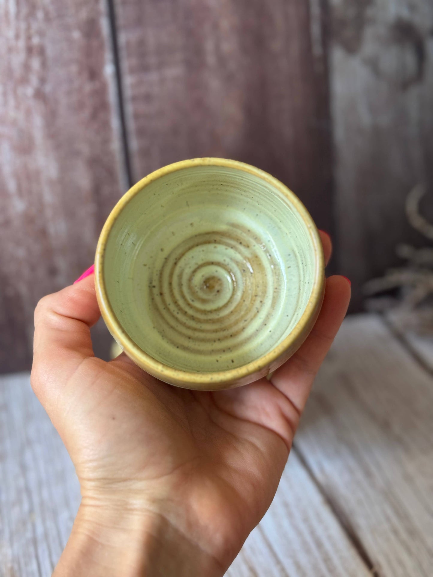 Mini hug mug in Yellow