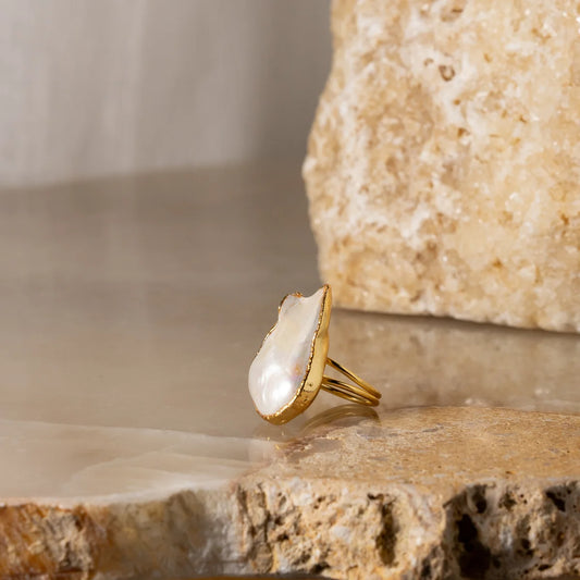NITSA BAROQUE PEARL RING ADJUSTABLE