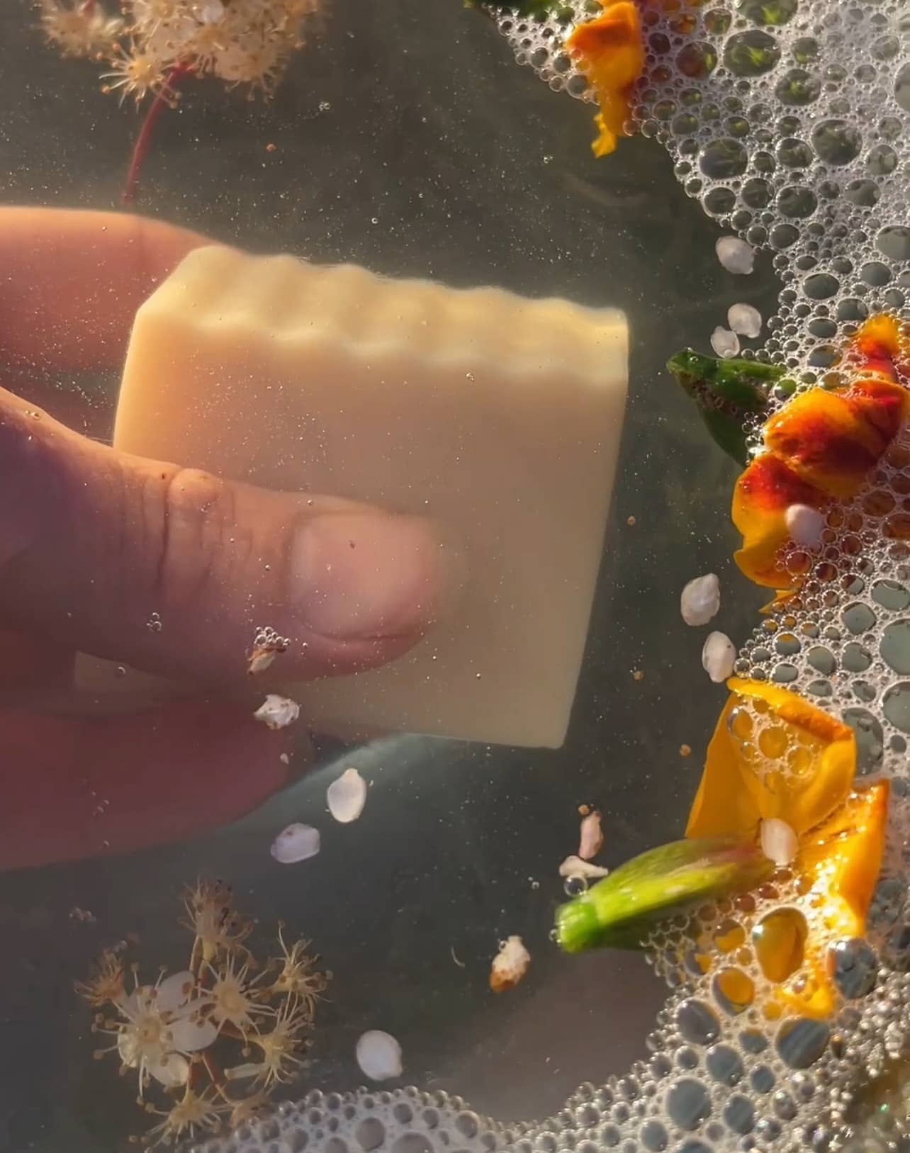 Sun Natural Naked Soap Palm-free & Cruelty-free | Guapa Collection