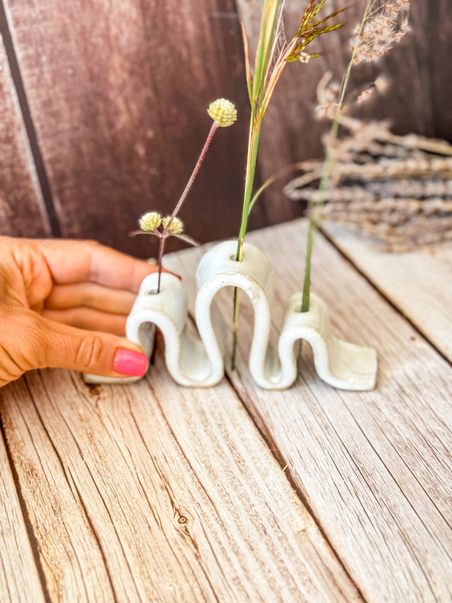 Decorative wavy Ceramic Floral Stand 