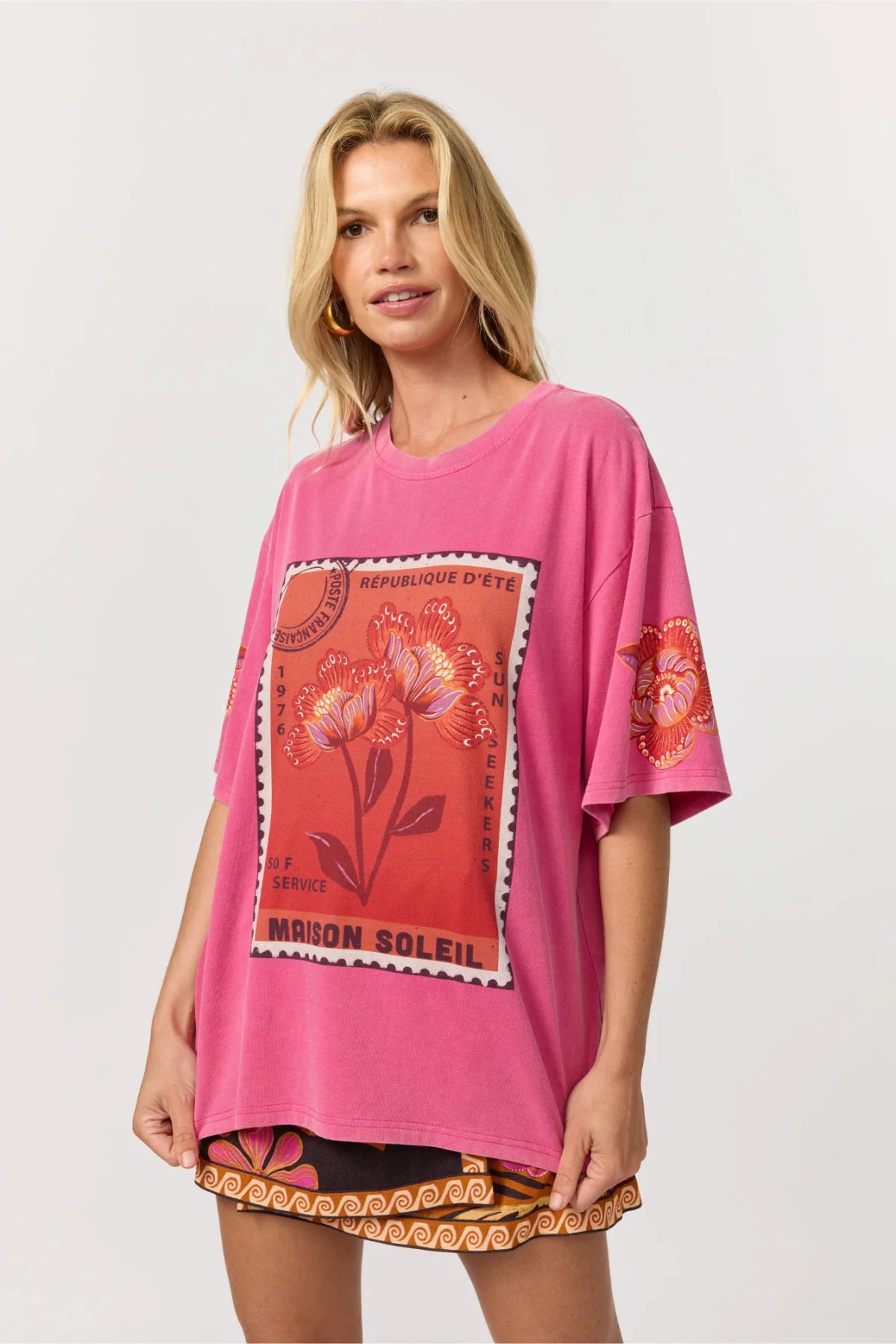 November - Maison Soleil Tee - Magenta