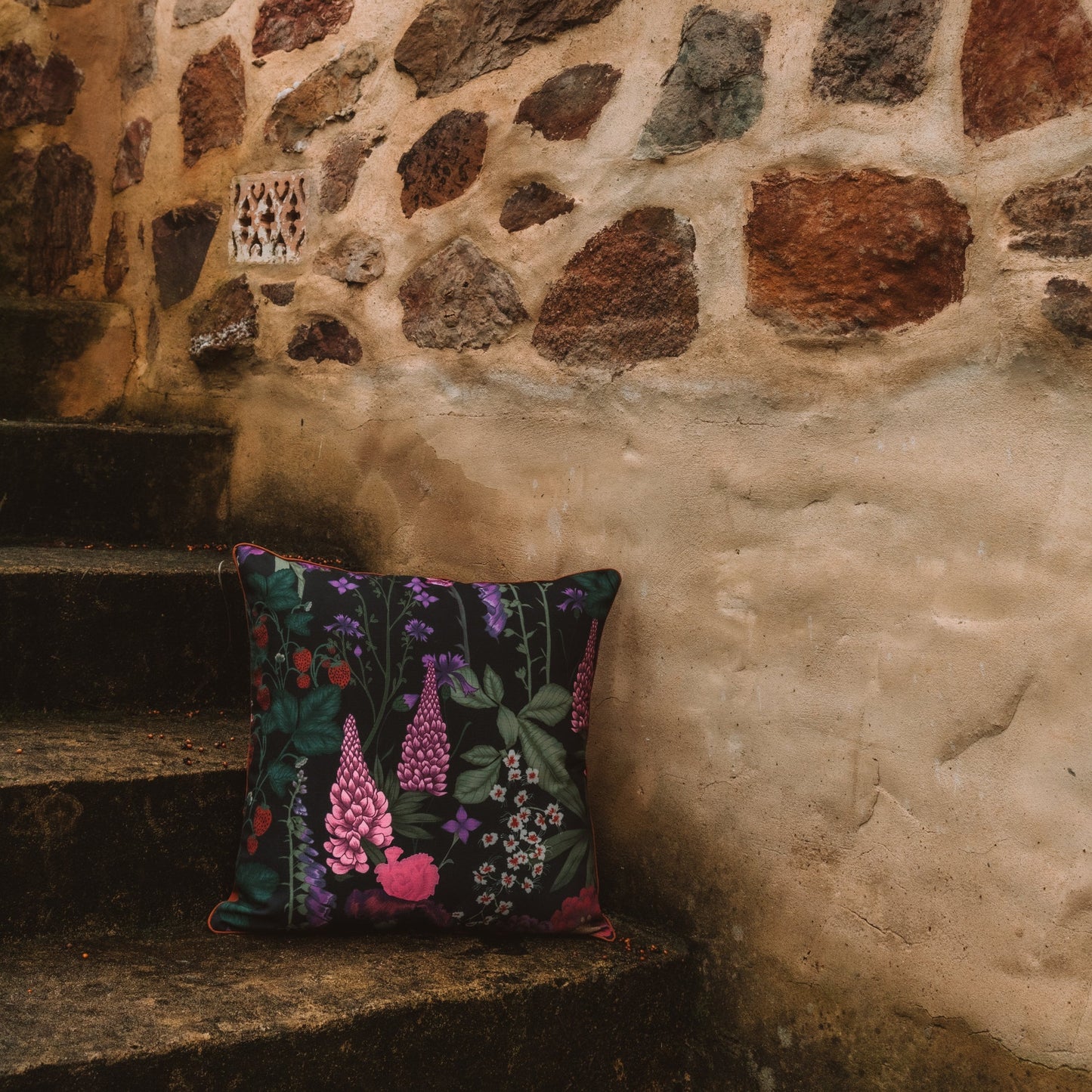 Flourish Clover Cushion