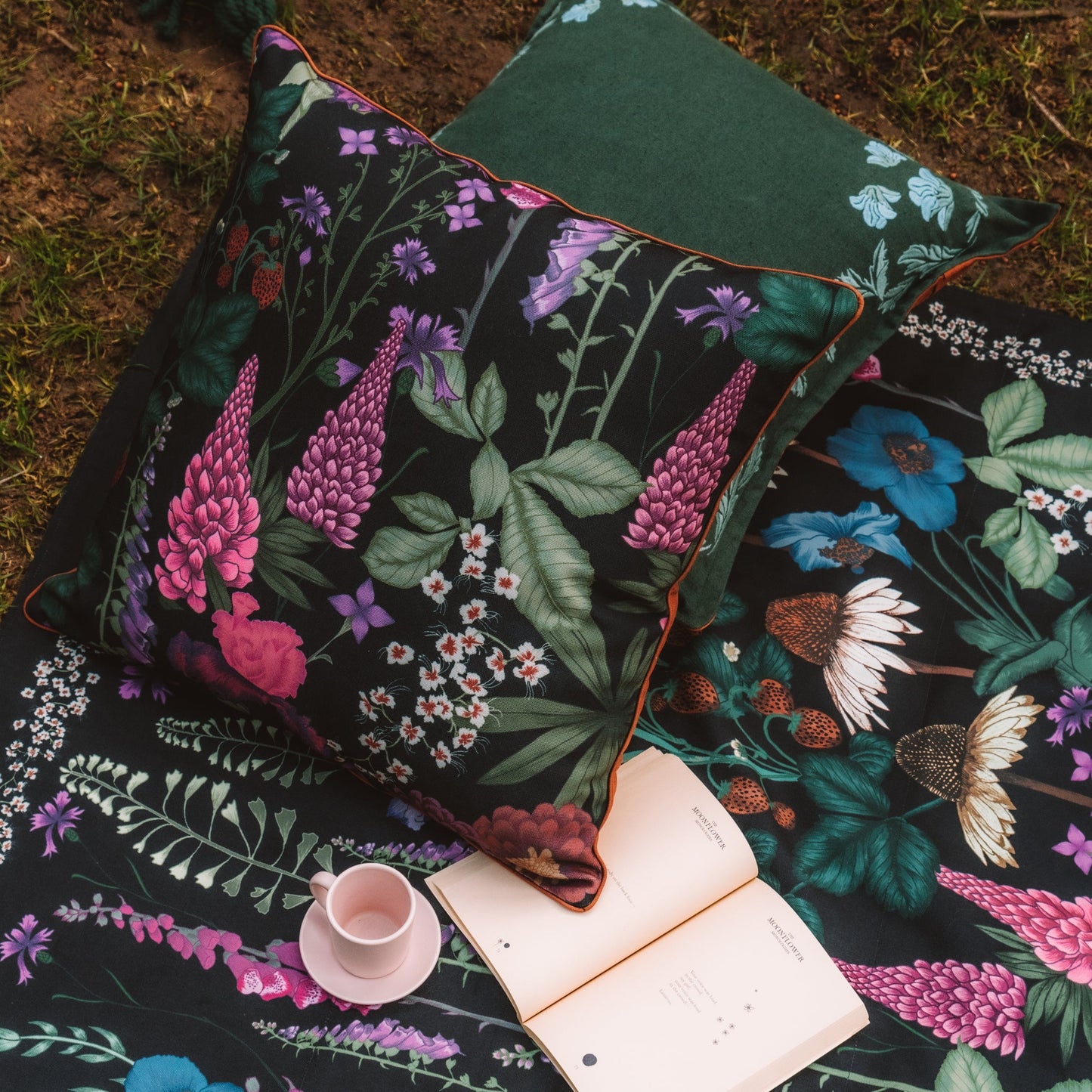 Flourish Clover Cushion