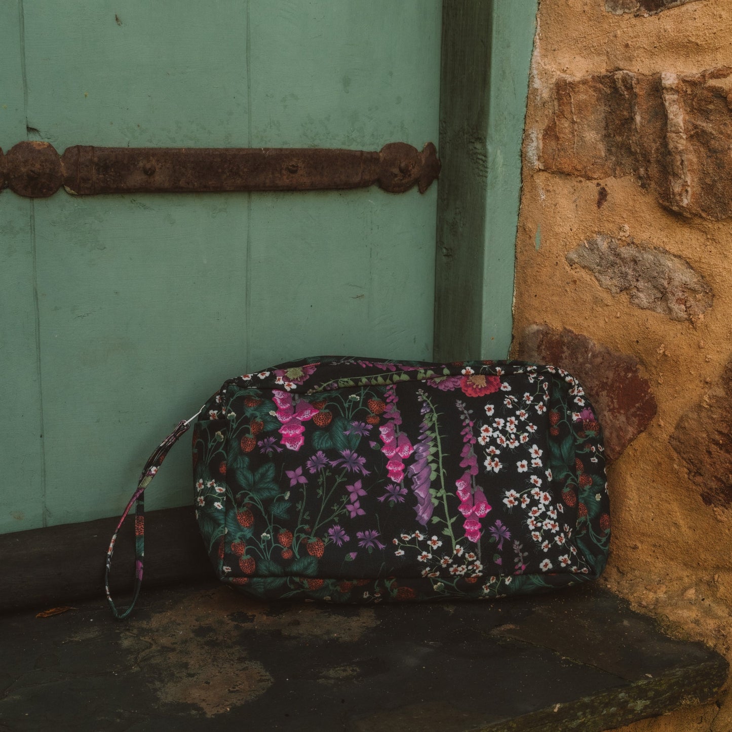 Flourish Clover Zip Bag - Large