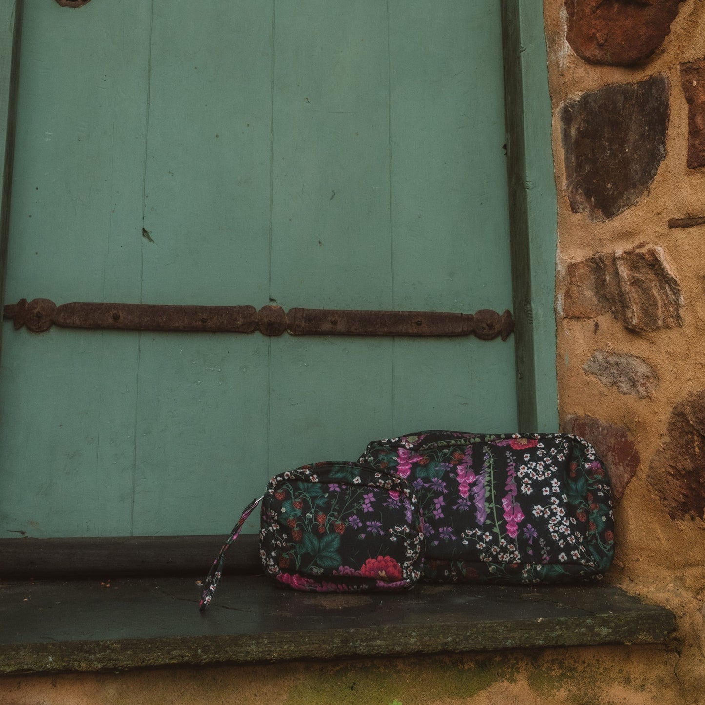 Flourish Clover Zip Bag - Small