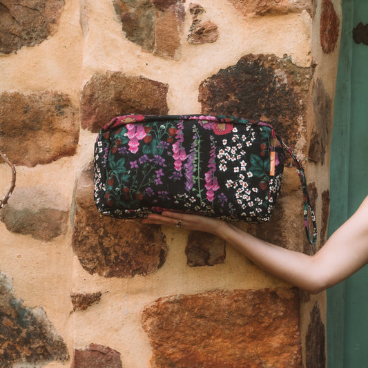 Flourish Clover Zip Bag - Large