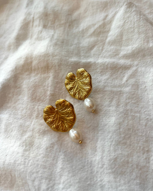 Lotus Pearl Stud