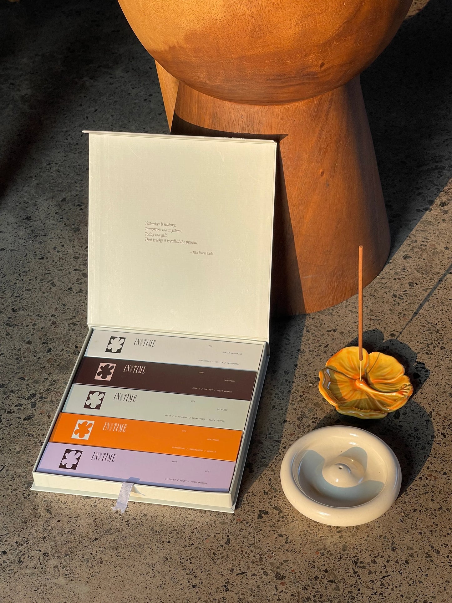 Riak Ceramic Incense Holder