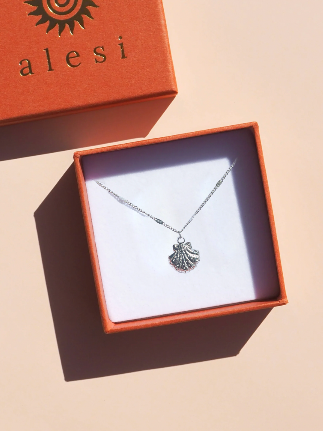 Alesi Silver Necklace - Scallop Shell