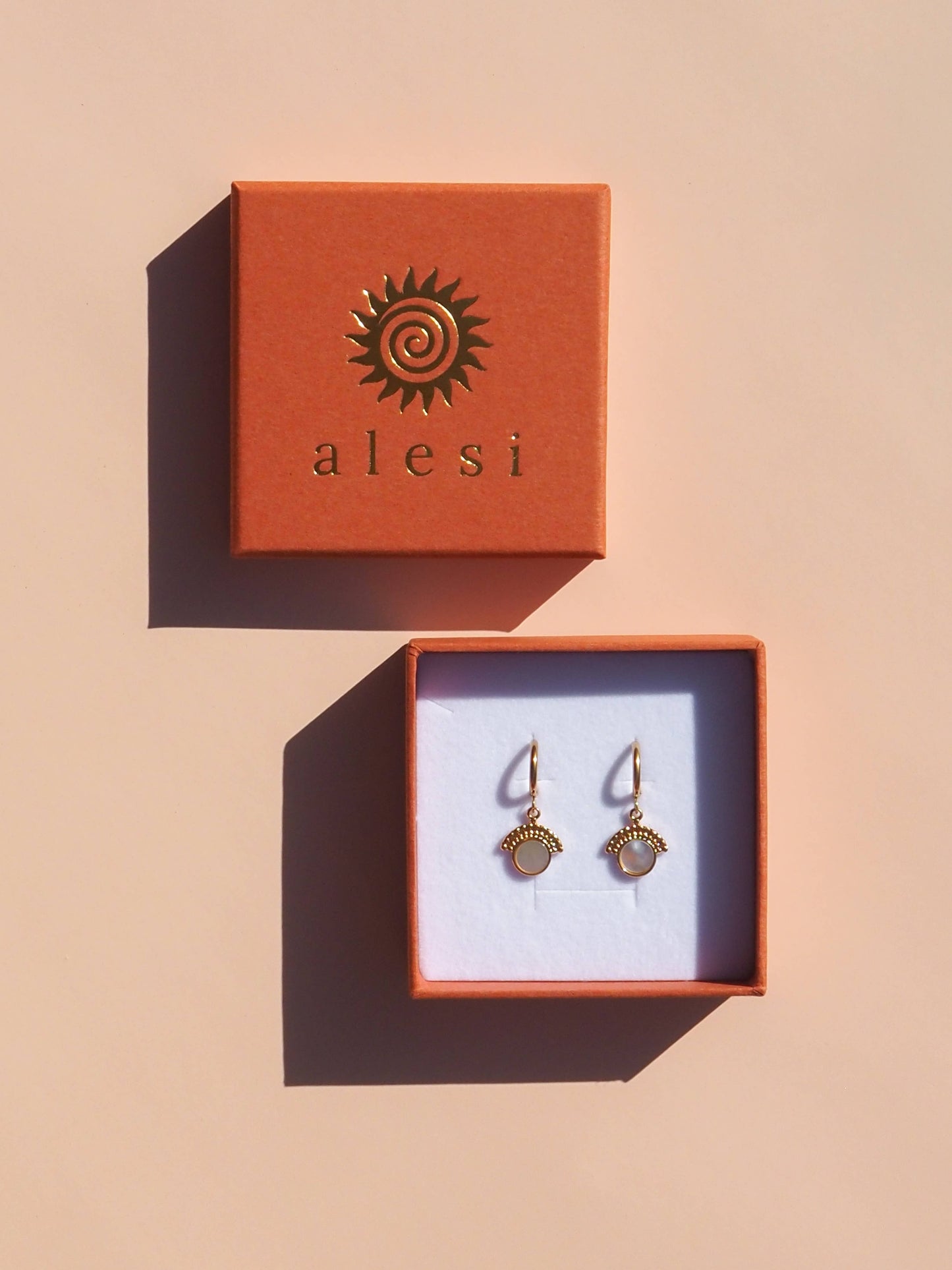 Mother of Pearl Circular Pendant Earrings 18K Gold